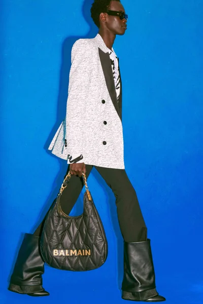 Look 18